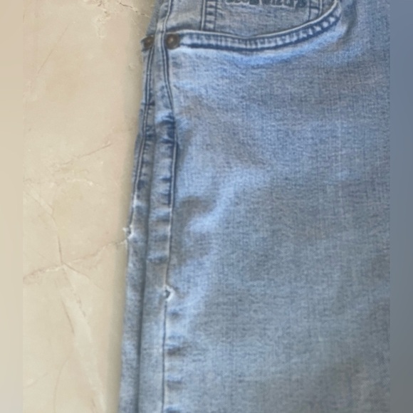 Blue Willi's Women Jeans
•5 Pocket
•Straight Leg
•Cotton
•Light wash
•Very nice - Picture 9 of 10